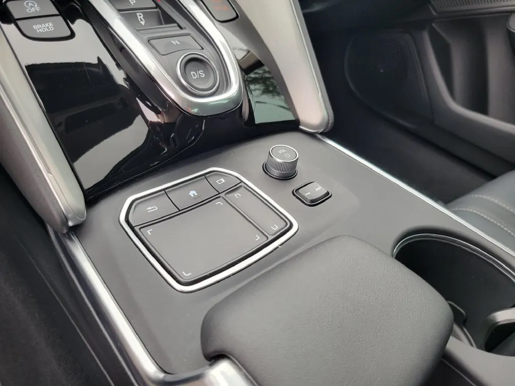2025 Acura TLX 2.0 Auto Technology Package - Photo 32