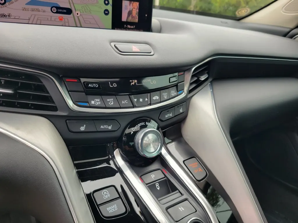 2025 Acura TLX 2.0 Auto Technology Package - Photo 30
