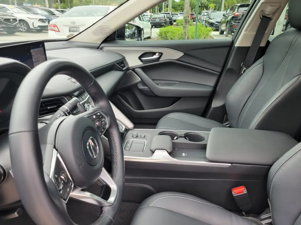 2025 Acura TLX 2.0 Auto Technology Package - Photo 14