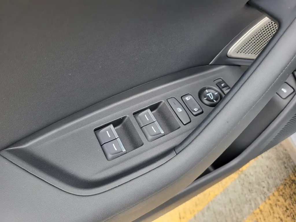 2025 Acura TLX 2.0 Auto Technology Package - Photo 19