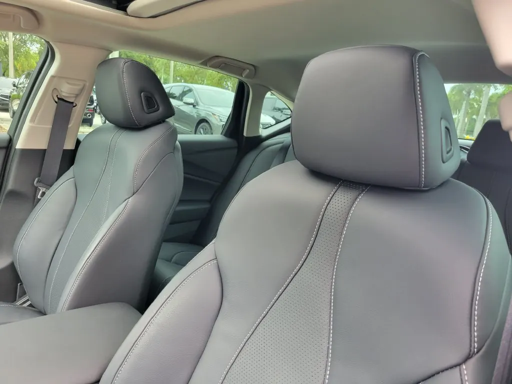 2025 Acura TLX 2.0 Auto Technology Package - Photo 15