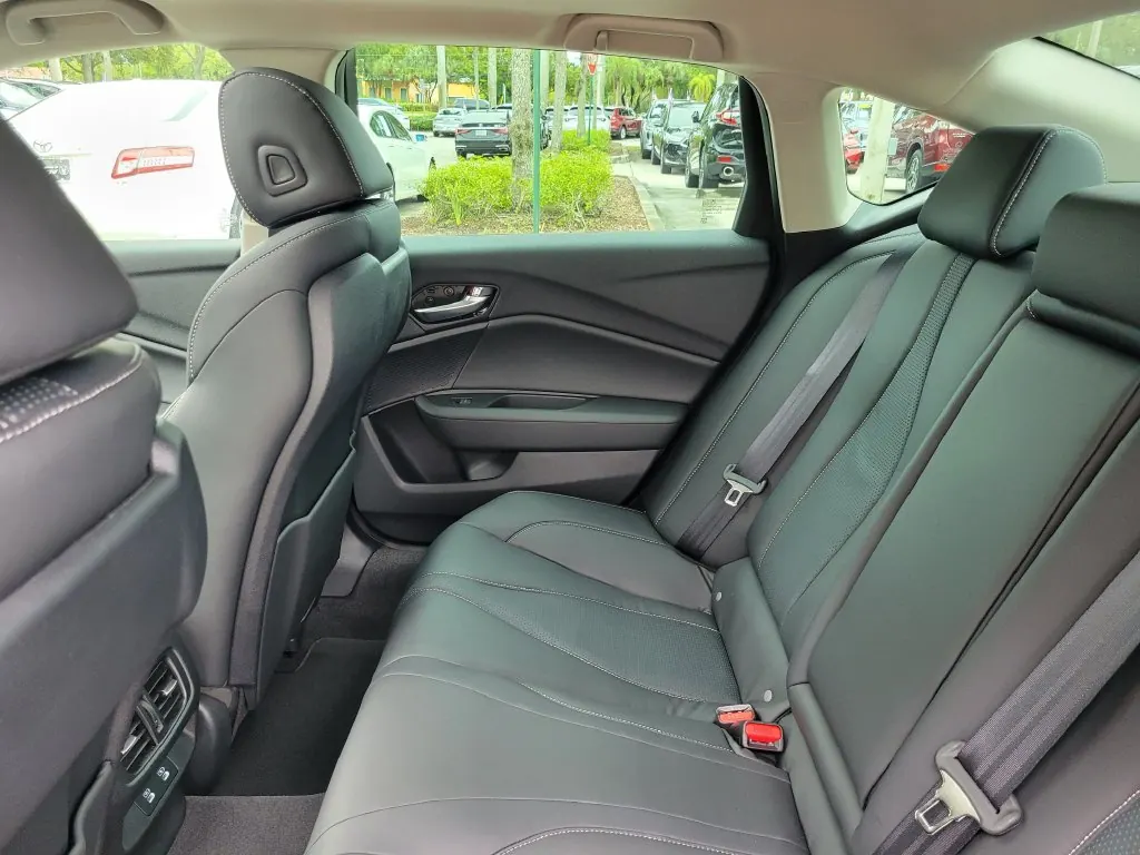 2025 Acura TLX 2.0 Auto Technology Package - Photo 10