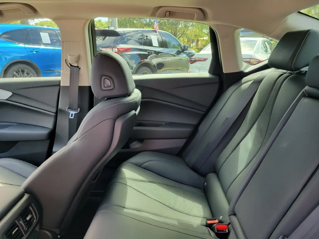 2025 Acura TLX 2.0 Auto Technology Package - Photo 11