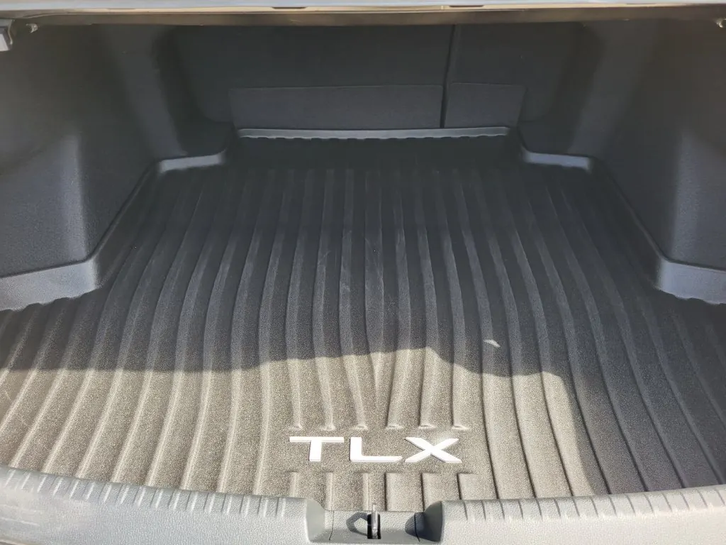 2025 Acura TLX 2.0 Auto Technology Package - Photo 8