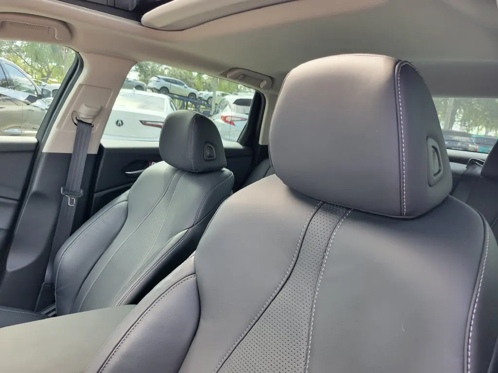 2025 Acura TLX 2.0 Auto Technology Package - Photo 16