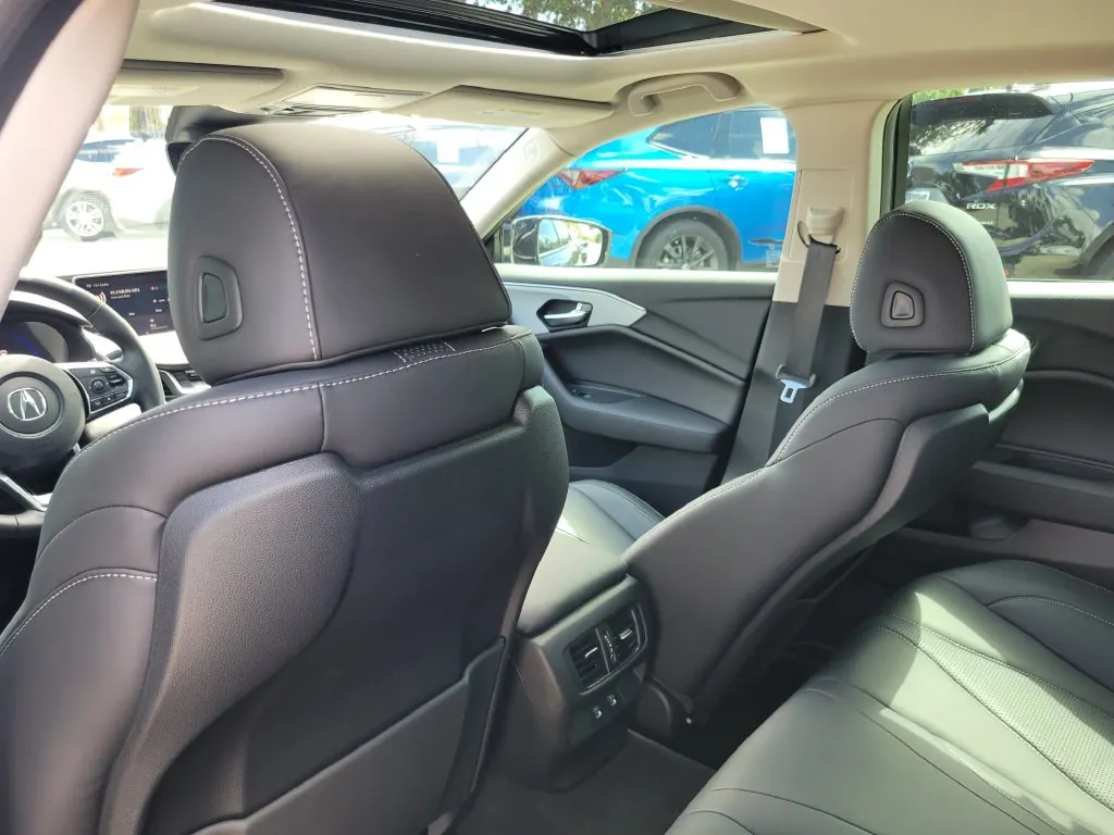 2025 Acura TLX 2.0 Auto Technology Package - Photo 10