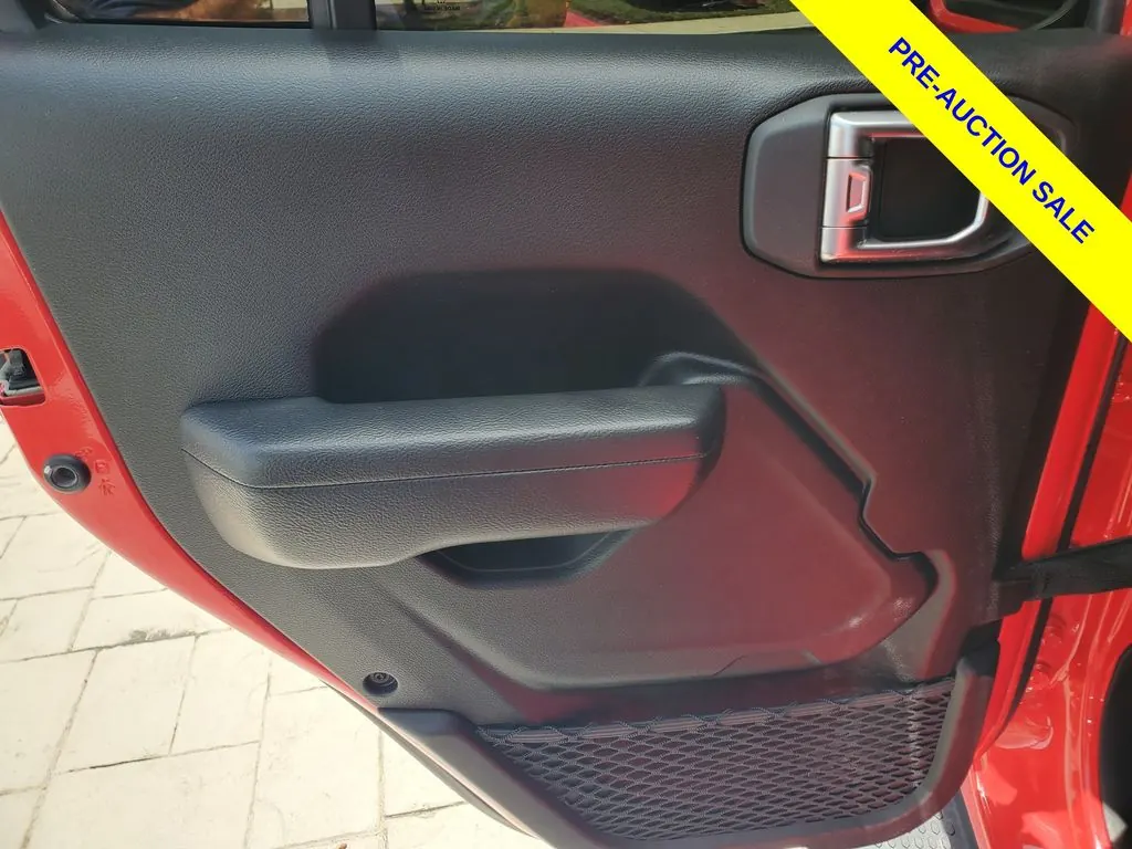 2022 Jeep Wrangler Rubicon - Photo 10