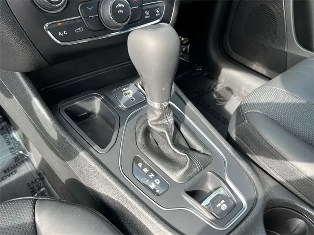 2021 Jeep Cherokee Latitude Lux - Photo 19