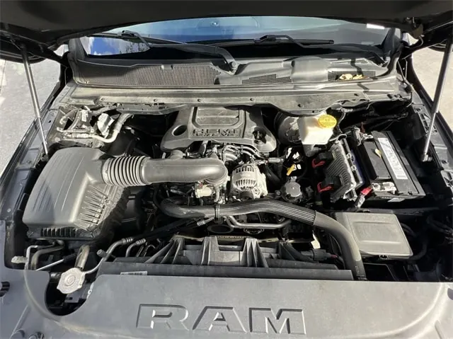 2019 RAM 1500 Laramie 4WD Crew Cab 6'4 - Photo 25