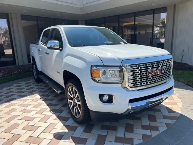 2020 GMC Canyon Denali 4WD Crew Cab Short Box - Photo 2