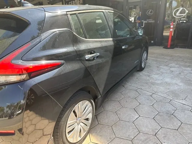 2019 Nissan Leaf S - Photo 2