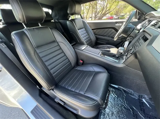 2012 Ford Mustang V6 - Photo 21