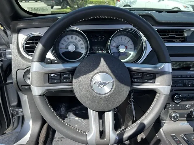 2012 Ford Mustang V6 - Photo 14