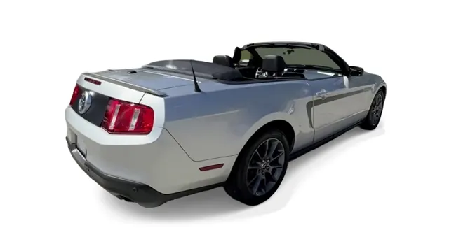 2012 Ford Mustang V6 - Photo 8