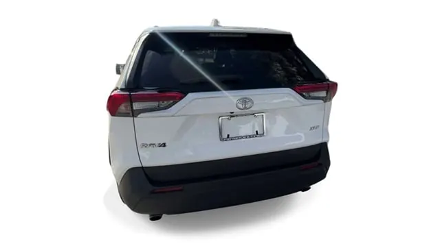 2020 Toyota RAV4 XLE Premium FWD - Photo 7
