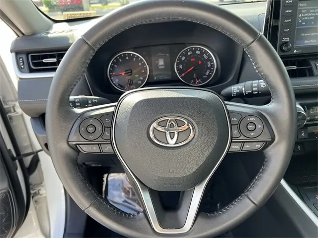 2020 Toyota RAV4 XLE Premium FWD - Photo 14