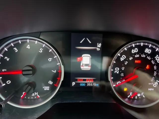 2019 Toyota RAV4 LE FWD - Photo 17