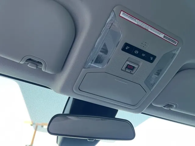 2019 Toyota RAV4 LE FWD - Photo 18