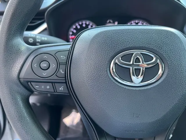 2019 Toyota RAV4 LE FWD - Photo 23