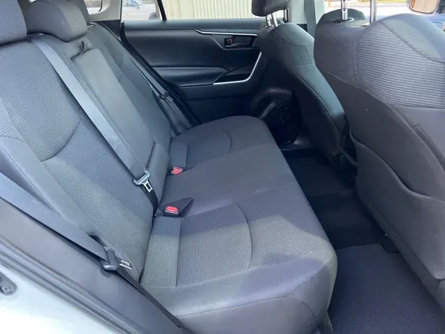 2019 Toyota RAV4 LE FWD - Photo 12