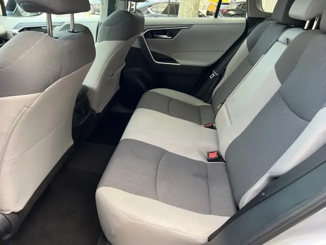 2019 Toyota RAV4 XLE FWD - Photo 12