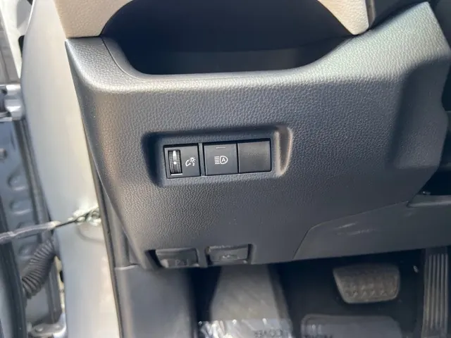 2019 Toyota RAV4 XLE FWD - Photo 27