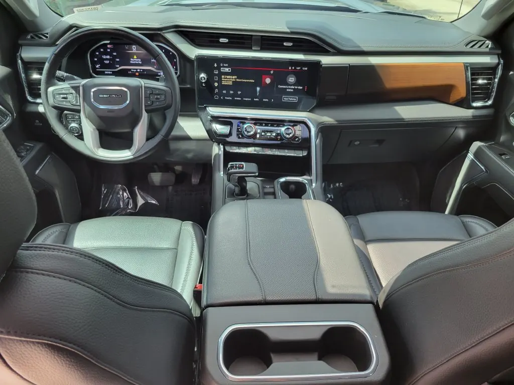 2025 GMC Sierra Denali 4WD Crew Cab Short Box - Photo 9