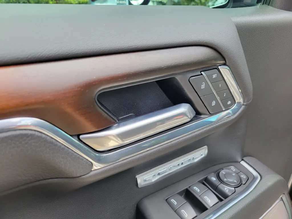 2025 GMC Sierra Denali 4WD Crew Cab Short Box - Photo 21