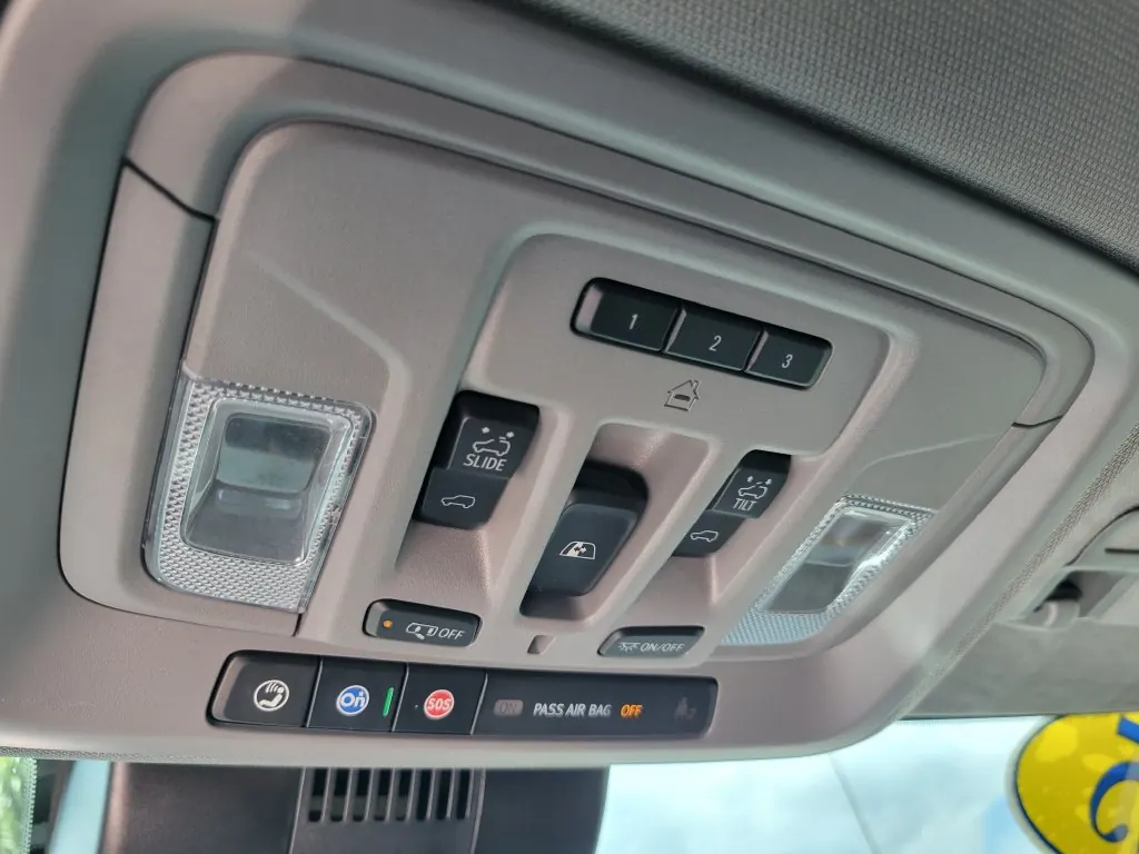 2025 GMC Sierra Denali 4WD Crew Cab Short Box - Photo 32