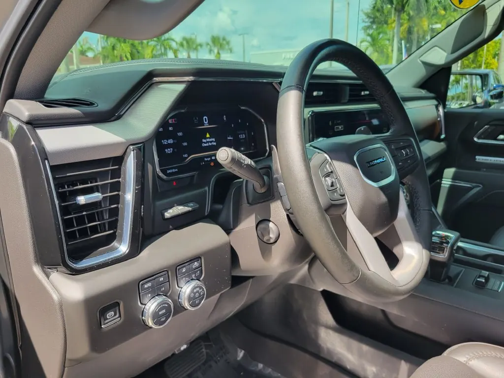 2025 GMC Sierra Denali 4WD Crew Cab Short Box - Photo 14