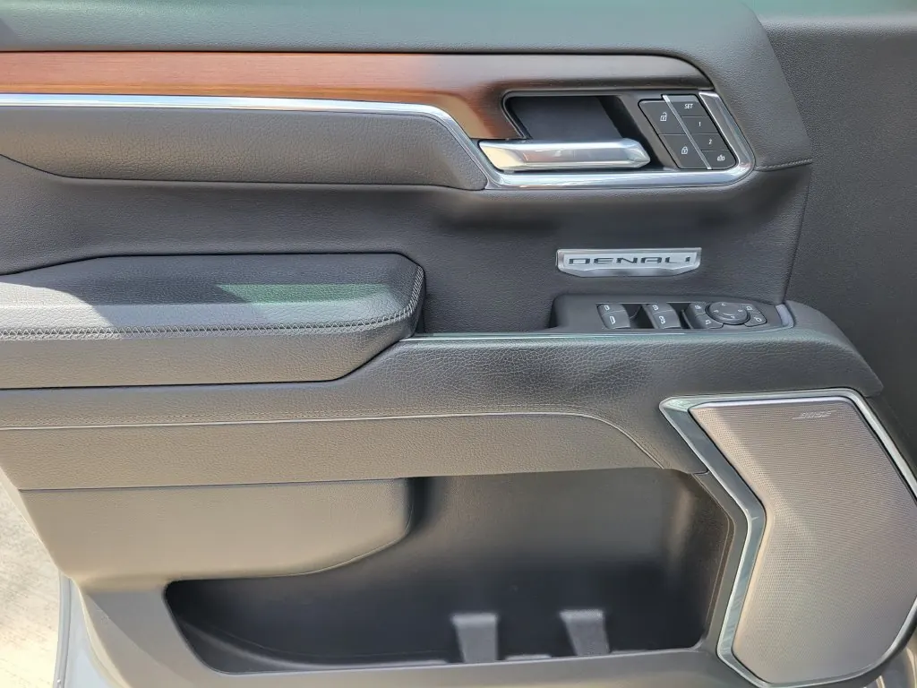 2025 GMC Sierra Denali 4WD Crew Cab Short Box - Photo 19