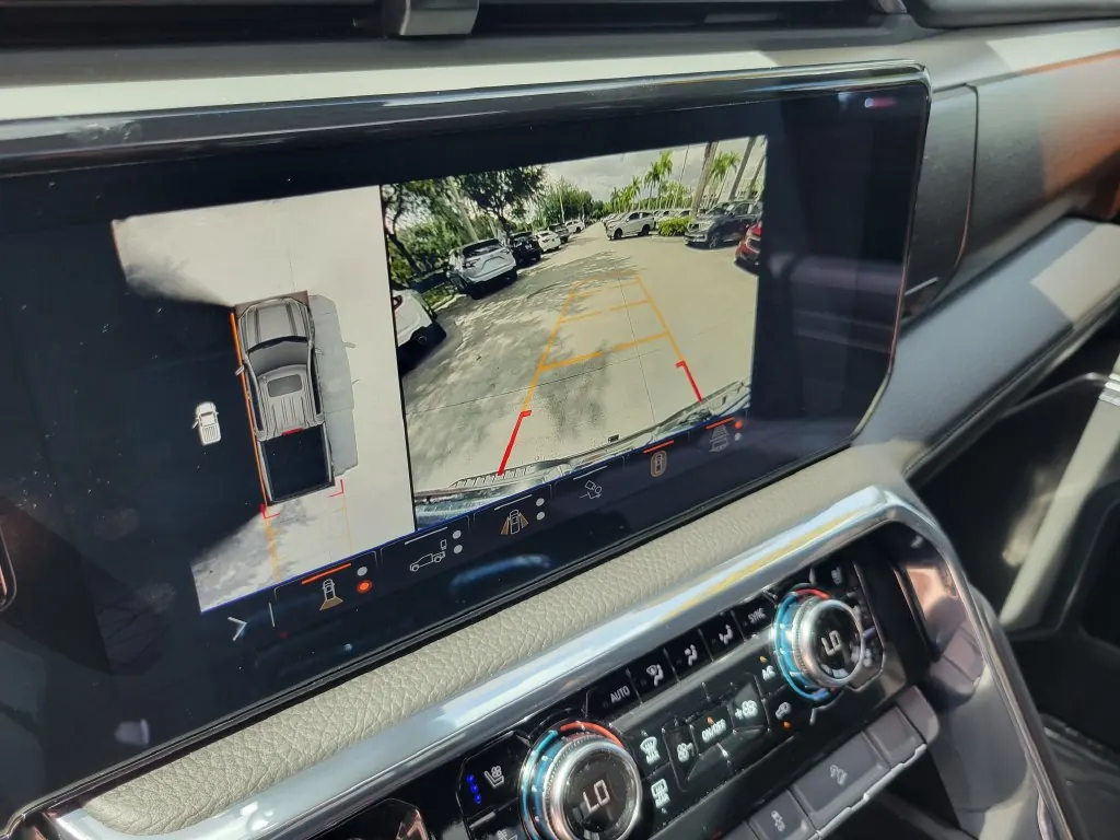 2025 GMC Sierra Denali 4WD Crew Cab Short Box - Photo 28