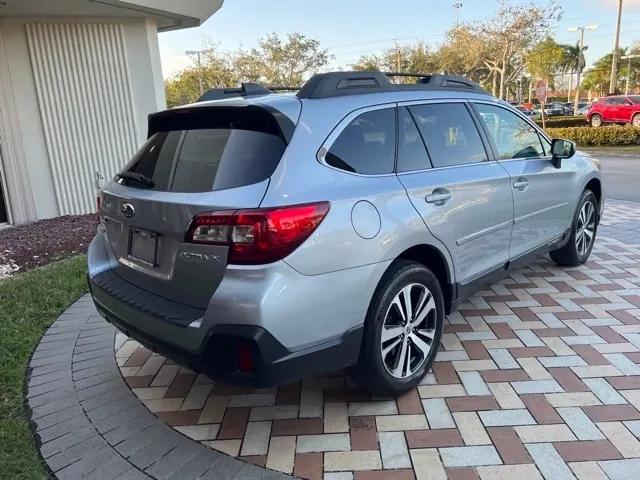 2019 Subaru Outback 2.5i Limited - Photo 4