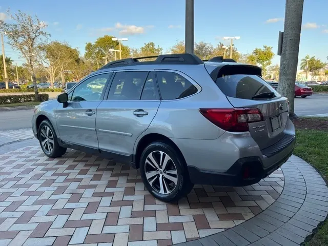 2019 Subaru Outback 2.5i Limited - Photo 6
