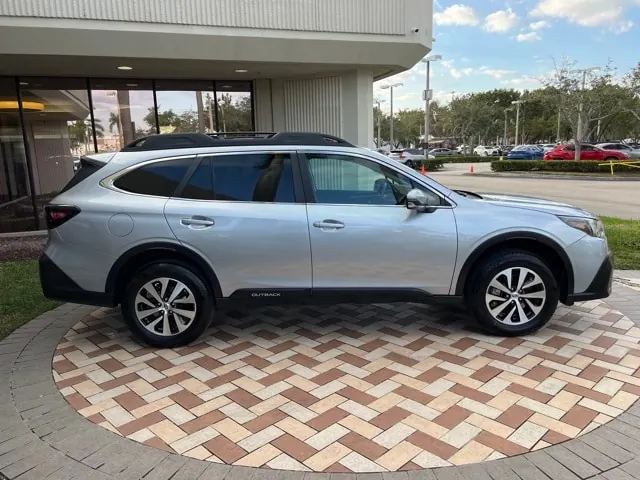 2022 Subaru Outback Premium - Photo 3