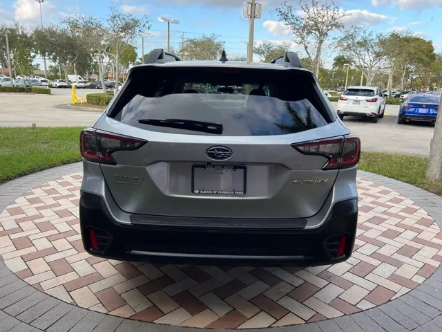 2022 Subaru Outback Premium - Photo 4