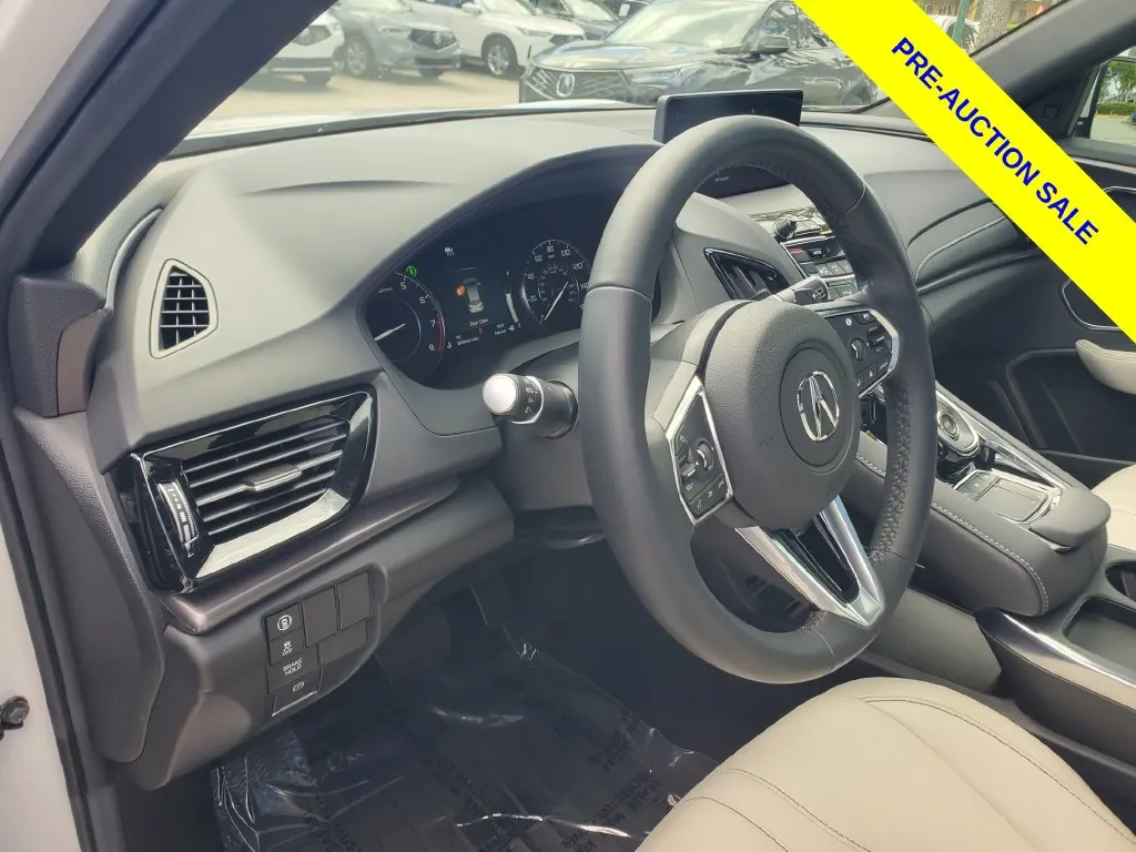 2025 Acura RDX SH-AWD - Photo 15