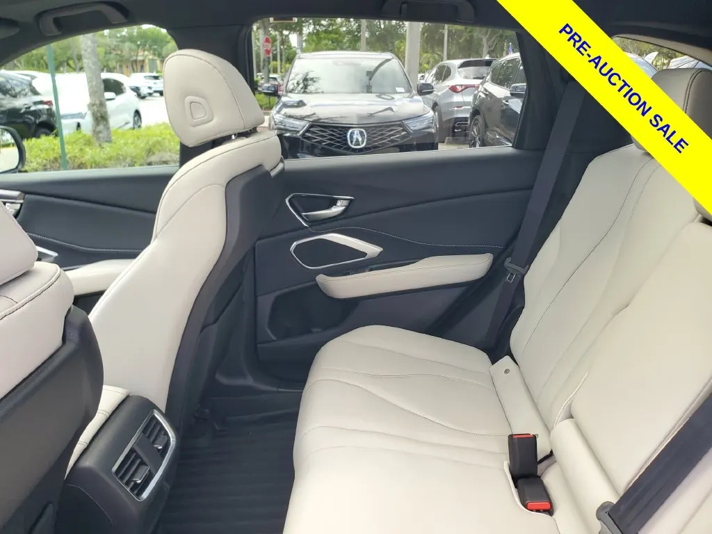 2025 Acura RDX SH-AWD - Photo 12