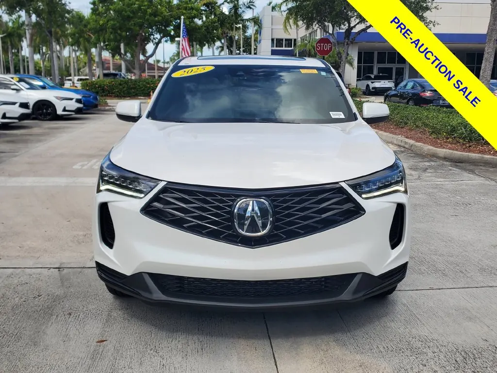 2025 Acura RDX SH-AWD - Photo 2