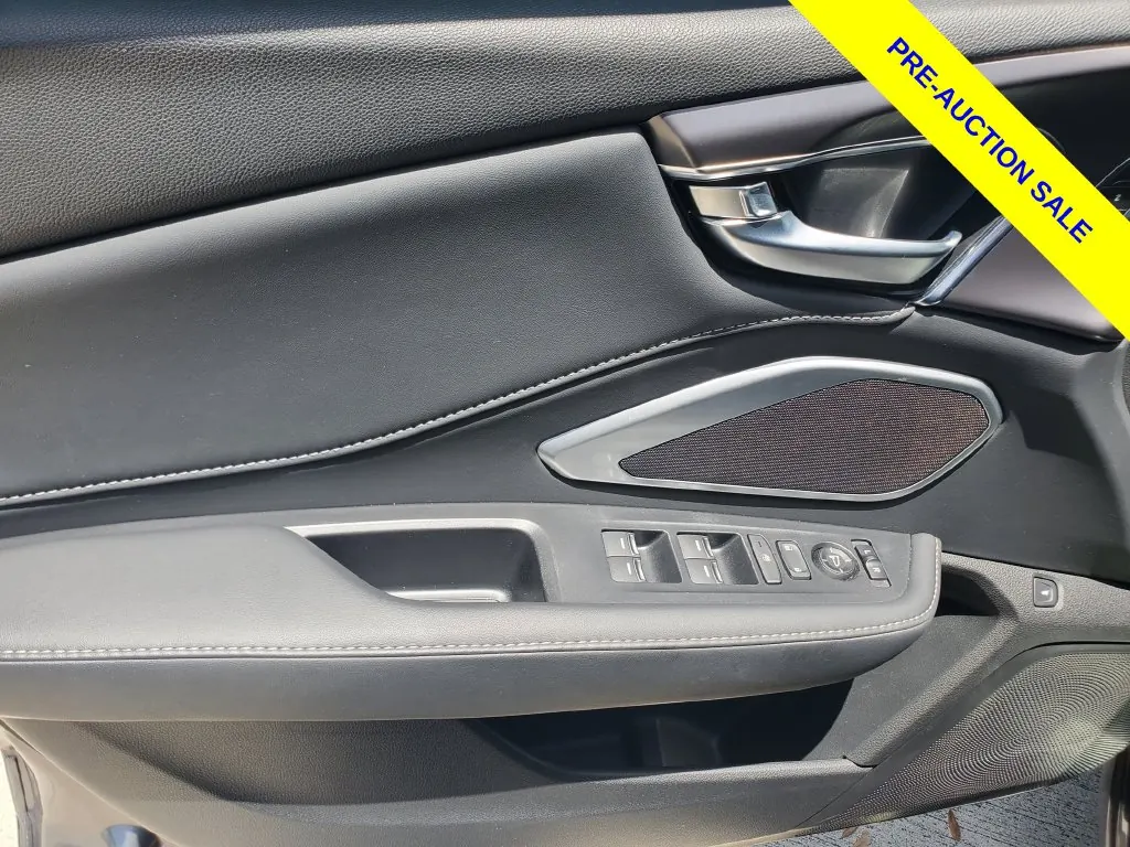 2025 Acura RDX SH-AWD - Photo 18