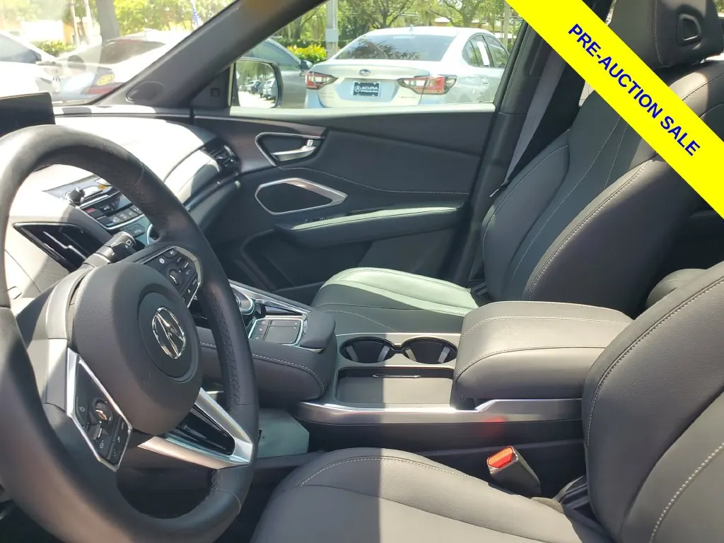 2025 Acura RDX SH-AWD - Photo 14