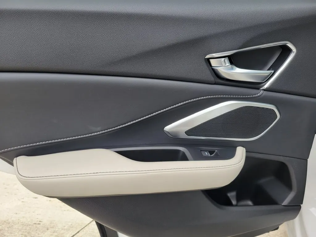 2025 Acura RDX SH-AWD - Photo 14