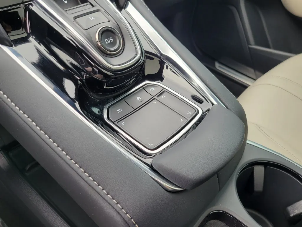 2025 Acura RDX SH-AWD - Photo 32