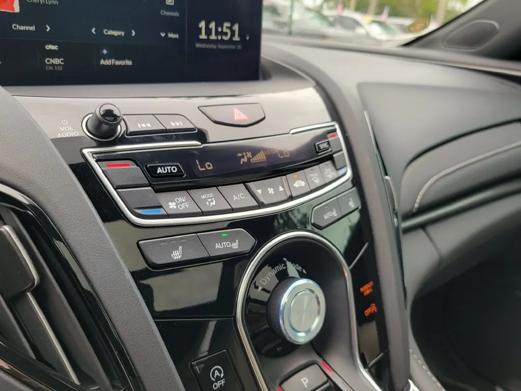 2025 Acura RDX SH-AWD - Photo 30