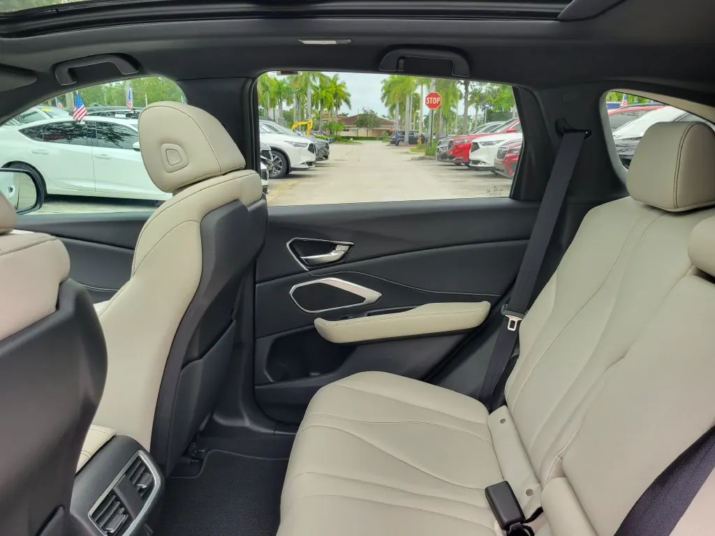 2025 Acura RDX SH-AWD - Photo 12