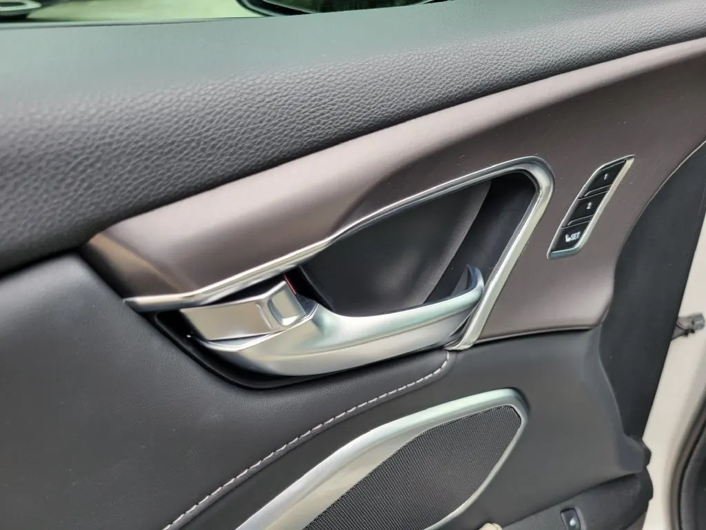 2025 Acura RDX SH-AWD - Photo 22