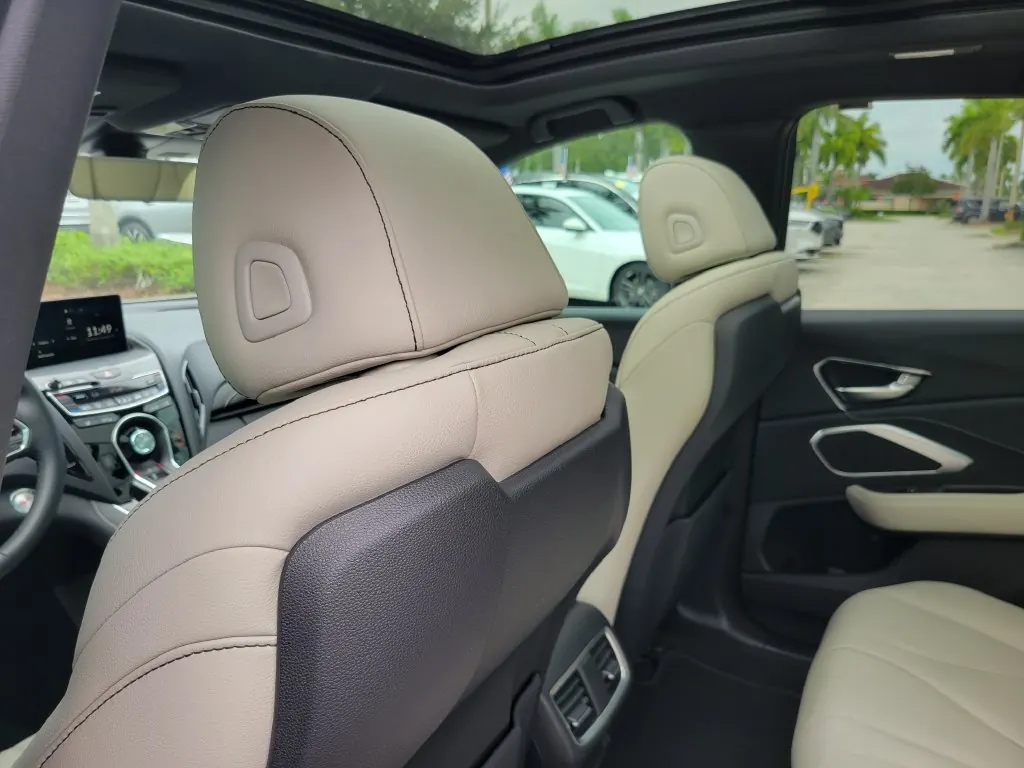 2025 Acura RDX SH-AWD - Photo 11