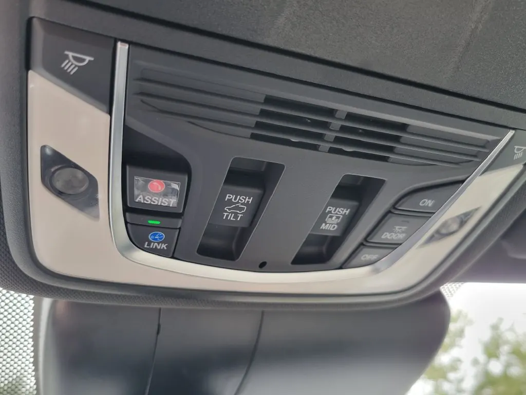 2025 Acura RDX SH-AWD - Photo 33