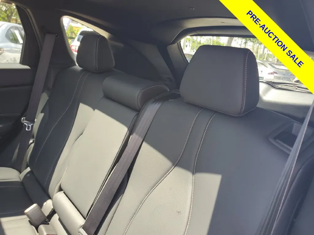 2025 Acura RDX SH-AWD - Photo 13