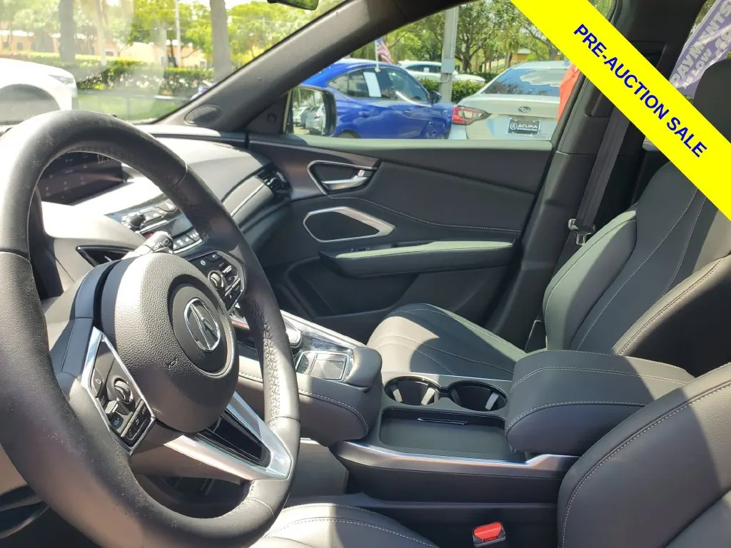 2025 Acura RDX SH-AWD - Photo 16